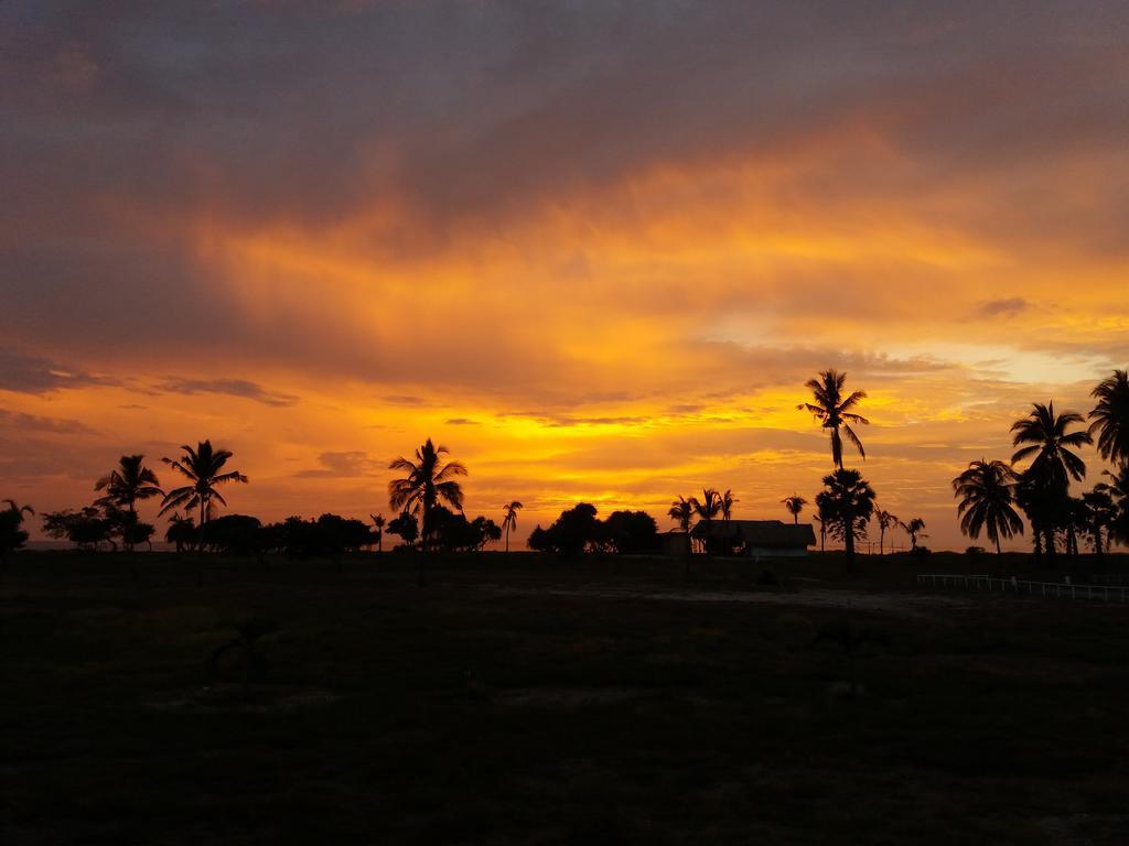 Wera Beach Kadumbul Bagian luar foto