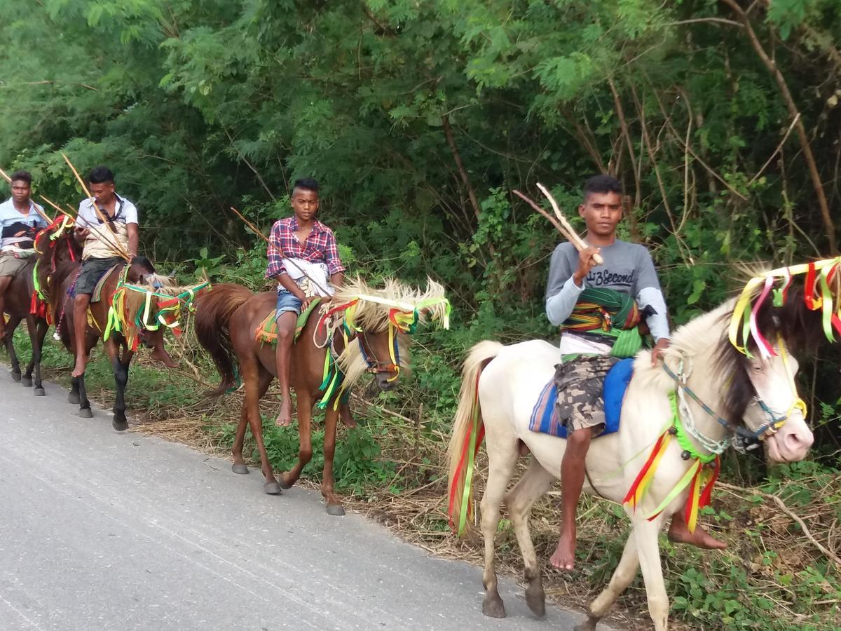 Wera Beach Kadumbul Bagian luar foto